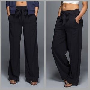 Lululemon Noir high wasted wide Leg Pant Black 8
